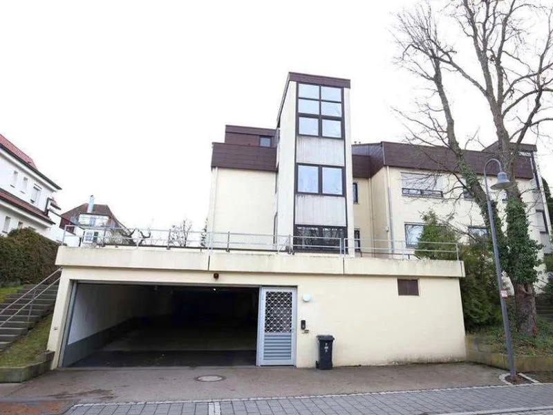 4-Zimmer-Wohnung und 2 Tiefgaragenstellplätze in Bad Boll — Bild 2