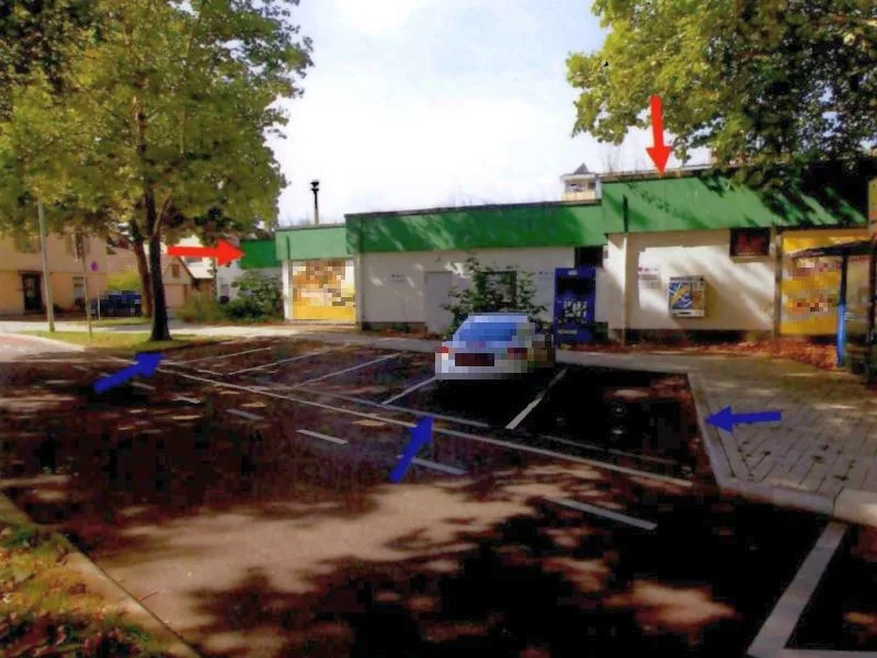 Einzelhandelsgebäude und 6 Pkw-Stellplätze in Göppingen