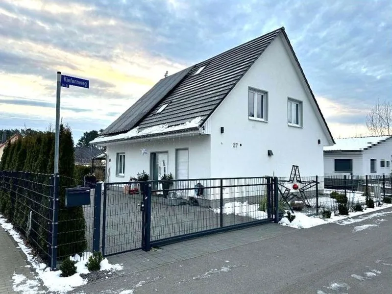 Einfamilienhaus mit Schuppen in Seddiner See OT Neuseddin — Bild 2