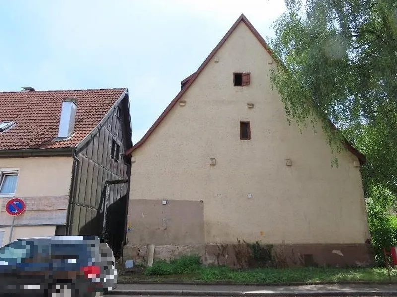Einfamilienhaus mit Einliegerwohnung und Scheune in Tübingen — Bild 3