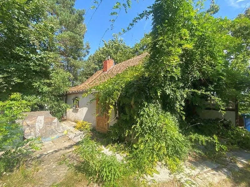 Wohnhaus mit Nebengebäuden in Bensdorf