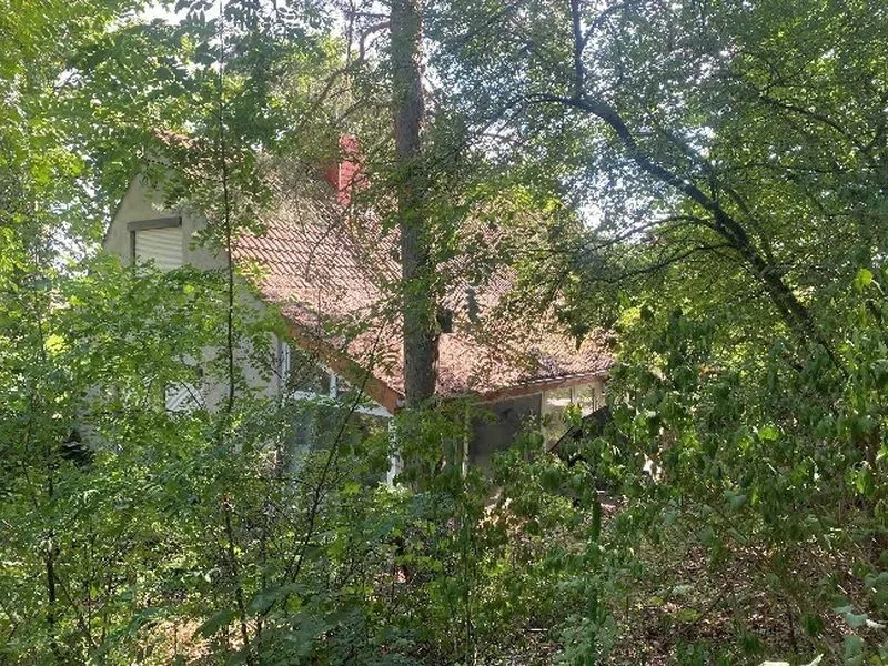 Wohnhaus mit Nebengebäuden in Bensdorf — Bild 2