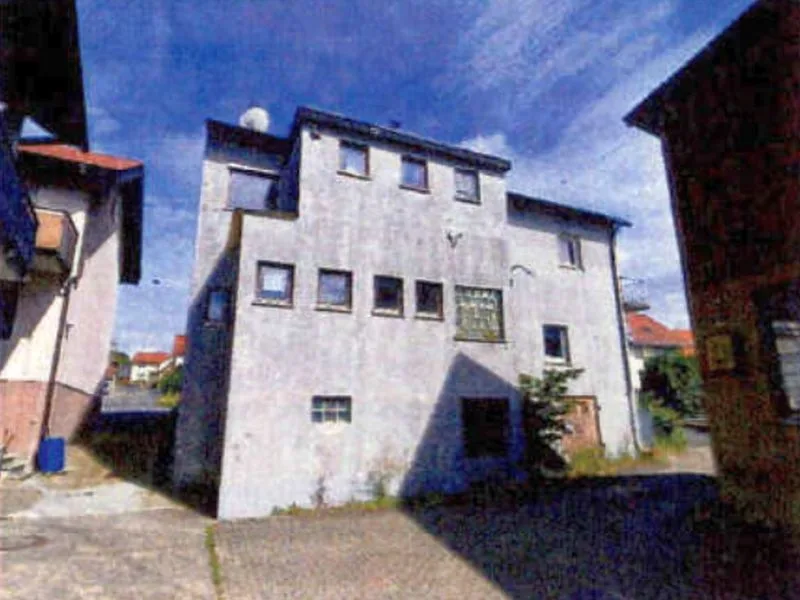 1/2 Anteil an einer ehem. Gaststätte mit Nebengebäude in Ahorn — Bild 2