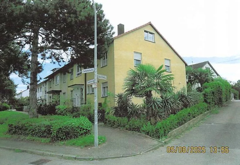 Doppelhaushälfte und Garage in Waiblingen