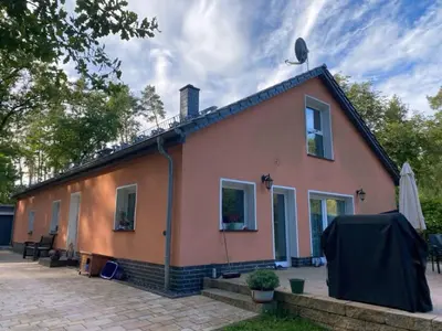 Einfamilienhaus und Verkehrsfläche in Seddiner See