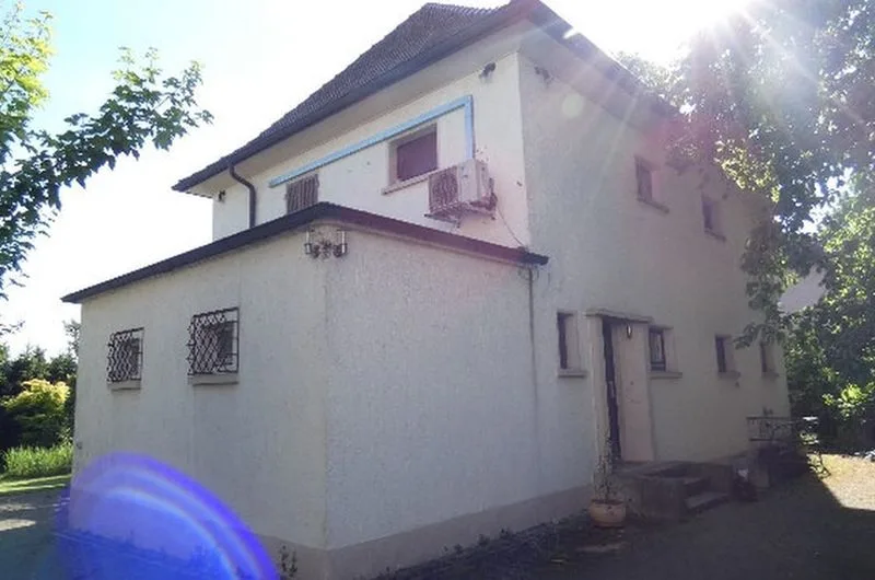 Einfamilienhaus mit Garagen in Öhringen — Bild 2