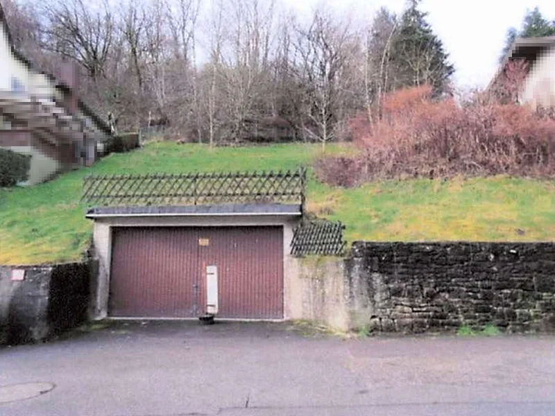 Grundstück mit Garage in Schönau