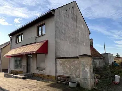 Geschäftshaus mit Nebengebäuden in Retzow