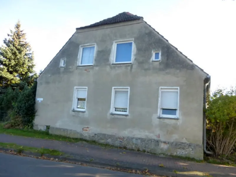 Doppelhaushälfte mit Garagenanbau in Stechow