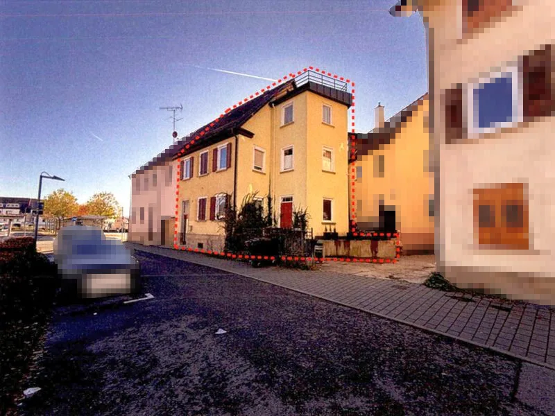 Wohngebäude mit Anbau (in Doppelhaus-Ensemble) und Hausplatz in Rottenburg