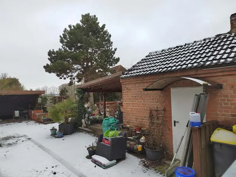 Doppelhaushälfte mit Carport und Nebengebäude in Dorf Mecklenburg — Bild 2