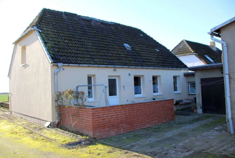 Einfamilienhaus mit Nebengebäuden in Stepenitztal OT Mallentin — Bild 2