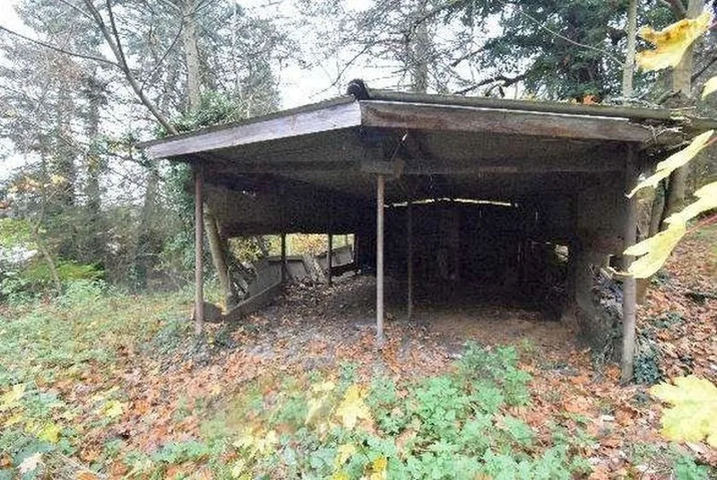 Überwiegend unbebautes Grundstück in Burg — Bild 3