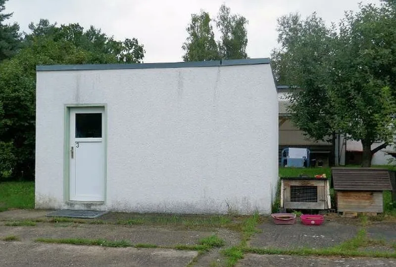 Grundstück mit Lagergebäude, Lkw-Reihengarage, Vereinsgebäude, Gerätehaus in Genthin