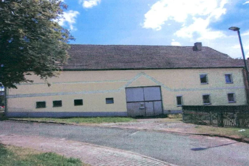 Scheune (einseitig zu Wohnraum ausgebaut) in Möckern OT Hohenziatz