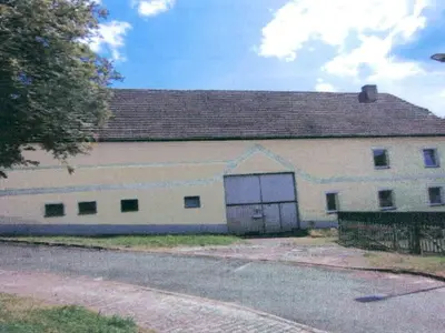 Scheune (einseitig zu Wohnraum ausgebaut) in Möckern OT Hohenziatz