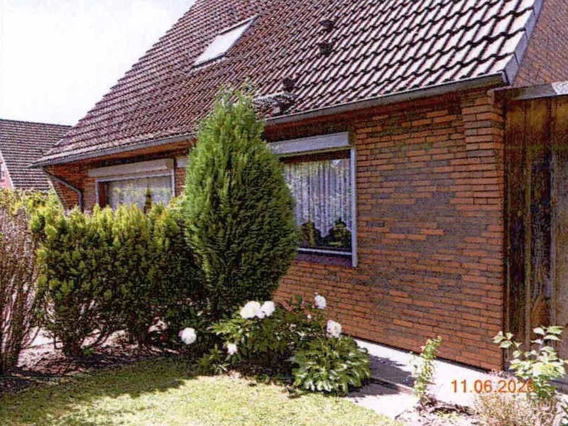 Einfamilienhaus mit Garage und Anbau in Brunsbüttel