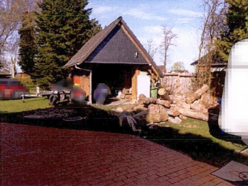 Einfamilienhaus mit Doppelgarage und Nebenanlagen in Averlak — Bild 2