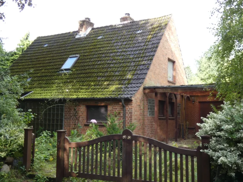 Erbbaurecht, Einfamilienhaus nebst Garage, Carport und Gartenhaus in Sankt Michaelisdonn — Bild 2
