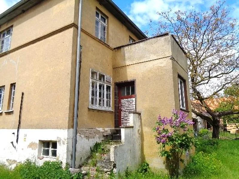 Stark sanierungsbedürftiges Herrenhaus mit Nebengebäude in Salzwedel OT Klein Grabenstedt — Bild 3