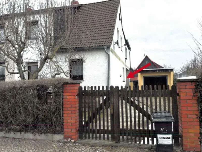 Doppelhaushälftemit Anbauten und Garage in Magdeburg, Stadtteil Ottersleben — Bild 2