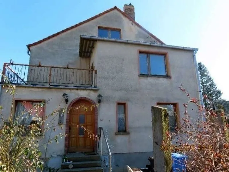 Doppelhaushälfte mit Nebengebäuden in Letschin