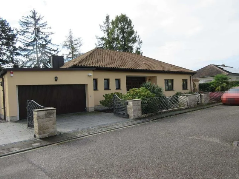 Einfamilienhaus mit Garage in Limburgerhof — Bild 2