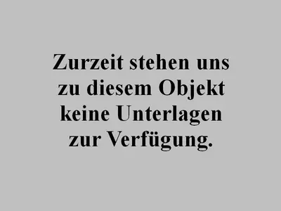 Mehrfamilienhaus und 3 Garagen