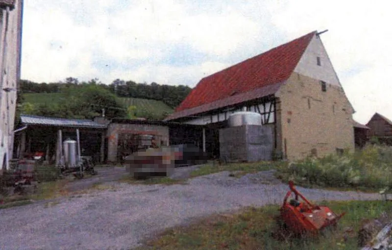 Wohnhaus mit landwirtschaftlichen Nebengebäuden in Weinsberg — Bild 2