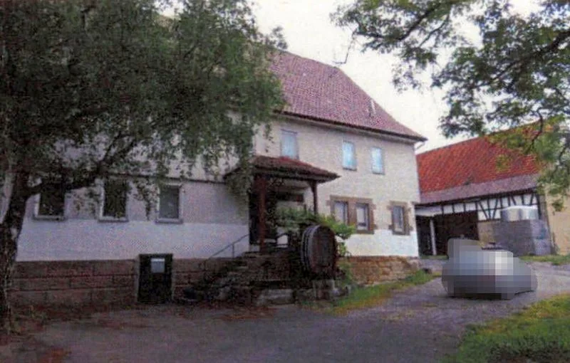 Wohnhaus mit landwirtschaftlichen Nebengebäuden in Weinsberg — Bild 3