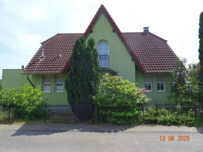 Einfamilienwohnhaus mit Nebengebäude in Barby — Bild 3