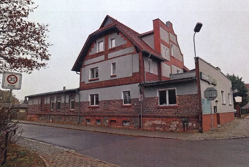 Geschäftshaus, ehemals Landhotel 'Friedländer Hof' in Friedland — Bild 2