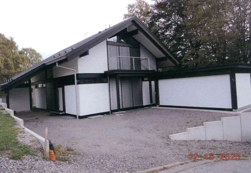 Einfamilienhaus mit Doppelgarage, Carport und Geräteraum in Wilhelmsfeld — Bild 2