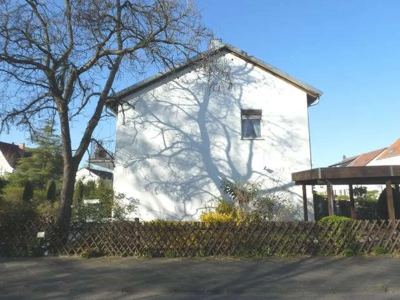 Doppelhaushälfte mit Carport in Ludwigshafen — Bild 3