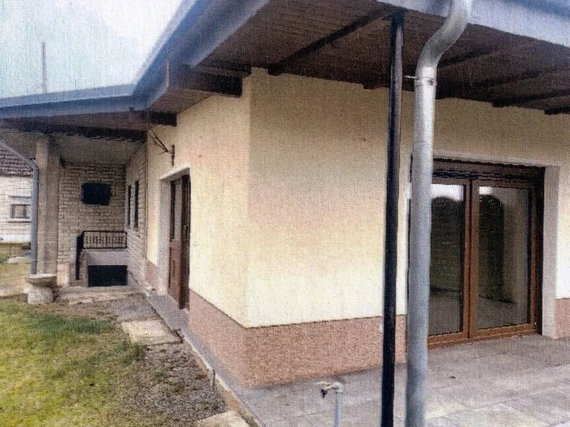 Wohnhaus und Nebengebäude in Gosen — Bild 2