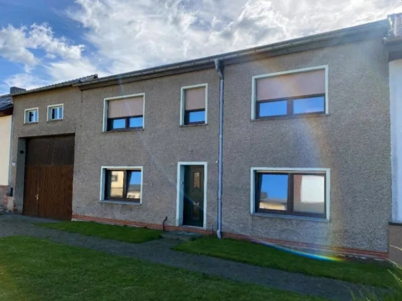 Wohnhaus mit 2 Wohneinheiten und Remise in Chorin OT Golzow — Bild 2