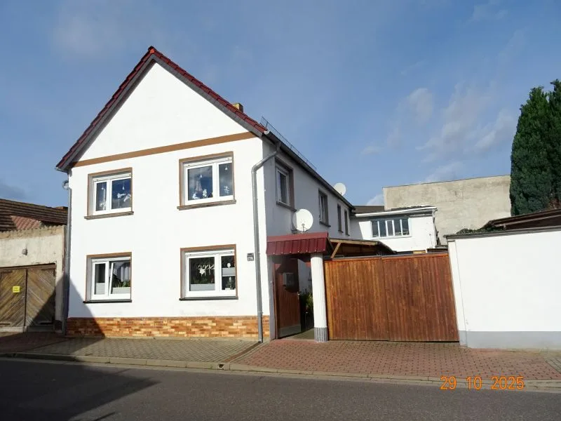 Einfamilienwohnhaus mit Nebengelass in Bördeland OT Großmühlingen — Bild 2