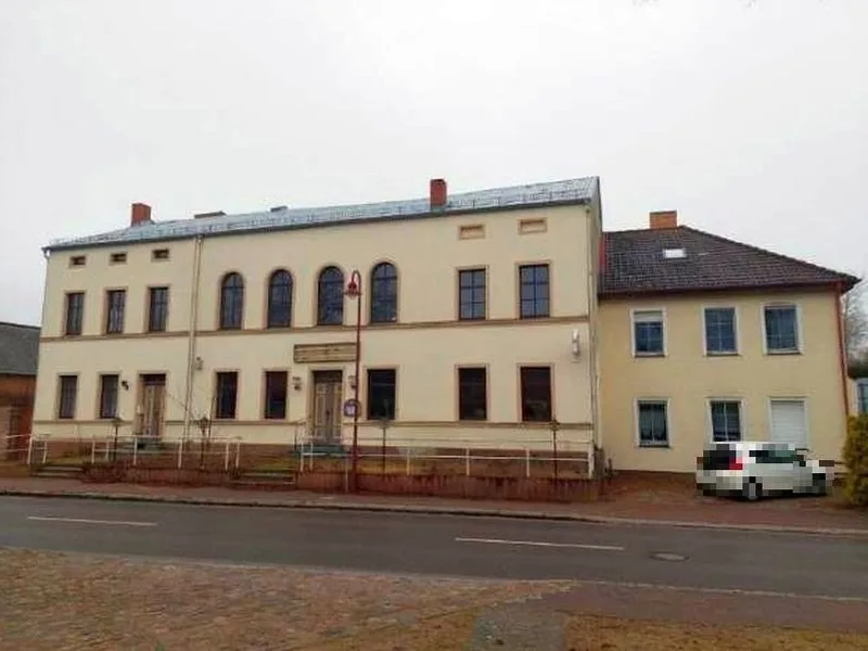 Ehemalige Gaststätte mit Stallgebäude und Stall in Bad Freienwalde OT Hohensaaten