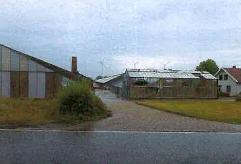 Einfamilienhaus und Hallen sowie Gewächshäuser in Hamburg — Bild 2