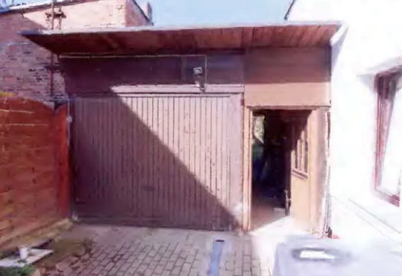 Doppelhaushälfte mit Nebengebäuden in Gützkow — Bild 3