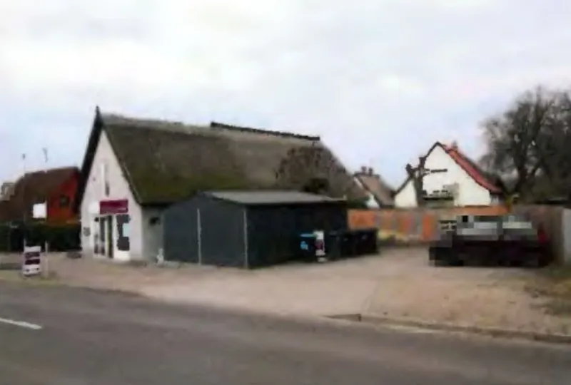 Wohn-/Geschäftshaus mit Doppelgarage in Korswandt — Bild 3