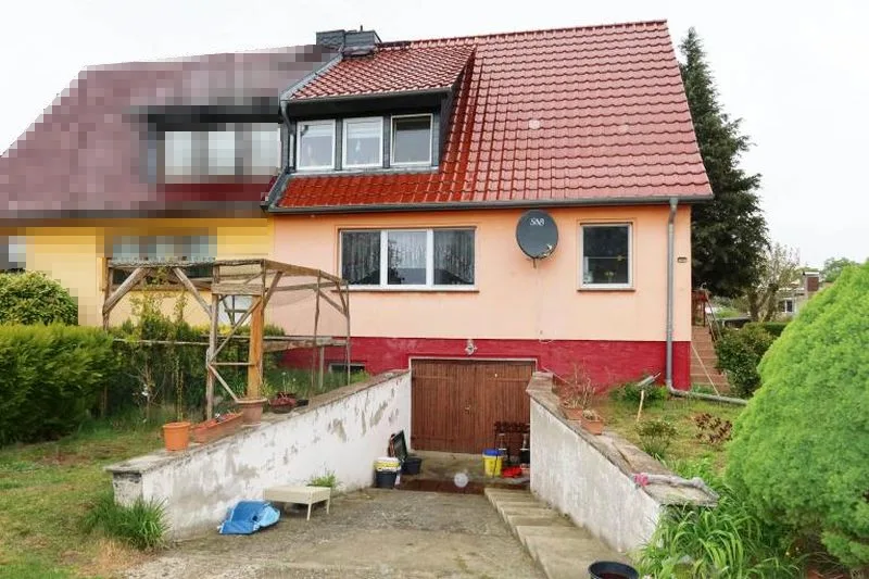 Doppelhaushälfte mit Nebengebäude in Lassan — Bild 2