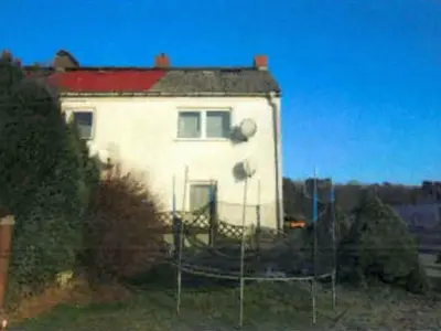 Reihenendhaus mit Hofgebäude in Zemitz
