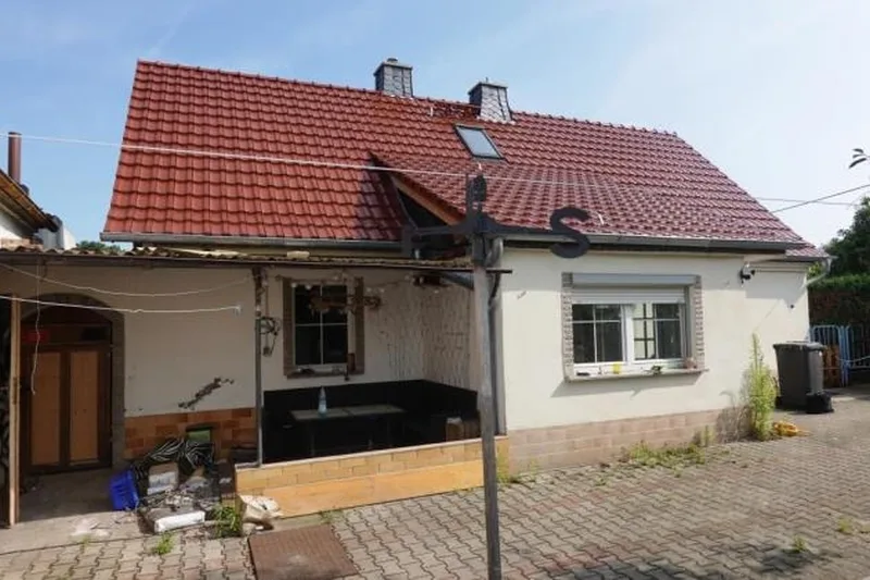 Einfamilienhaus mit Nebengebäude in Lauchhammer — Bild 3