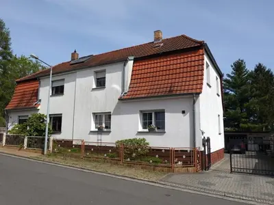 1/2 Anteil an Doppelhaushälfte mit Anbau und Garage in Lauchhammer
