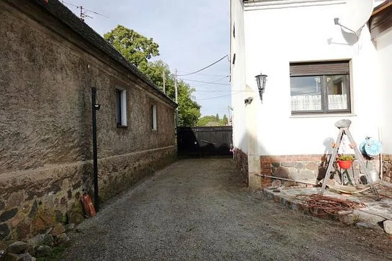 Wohnhaus mit Nebengebäude in Luckaitztal OT Schöllnitz (OL Neudöbern) — Bild 3