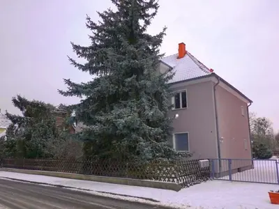 Mehrfamilienhaus mit Nebengebäude in Senftenberg