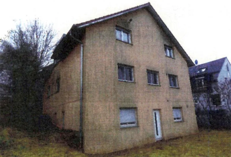 Zweifamilienhaus und unbebautes Grundstück in Leingarten — Bild 3