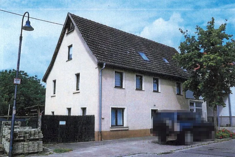 Wohn- und Geschäftshaus nebst abrissreifem Schuppen in Ilsfeld