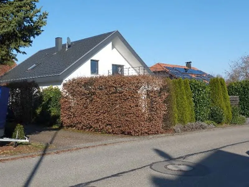 Einfamilienhaus mit angebauter Einzelgarage in Jettingen — Bild 3